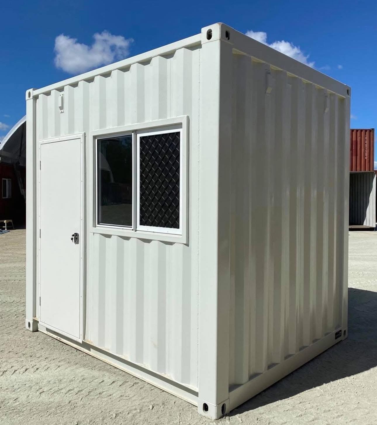 10ft Kantoorcontainer – Witte Container Cabin met Airconditioning en Raam